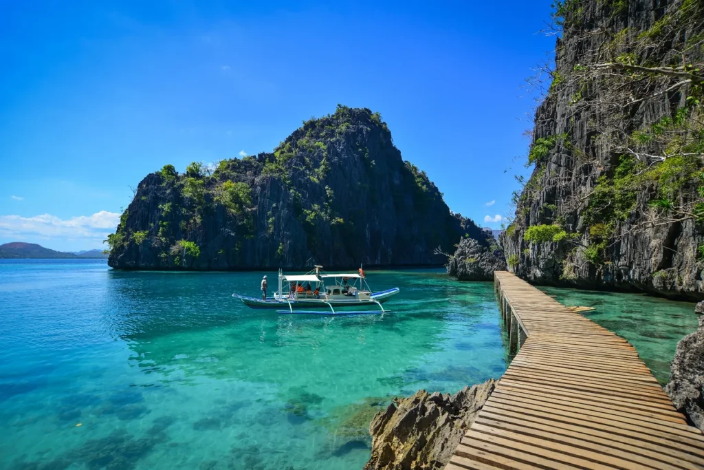 Philippines - Philippines cách Việt Nam bao nhiêu km