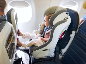 Sử dụng hệ thống ghế an toàn cho trẻ em trên máy bay Philippine Airlines